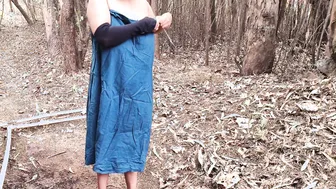 Village Desi Aunty Bathing Naked By The Well Showing Her Curves