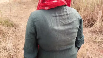 Indian Girl Gets Fucked Outdoors Near Pond By Her Boyfriend