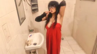 English Girl Gets Fucked By Her Boyfriend During Train Journey