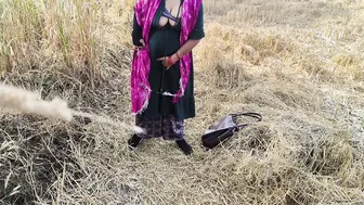 Indian Girlfriend Moaning Loud Taking Boyfriend's Cock In Jungle Field