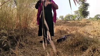 Indian Girlfriend Moaning Loud Taking Boyfriend's Cock In Jungle Field