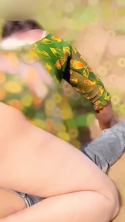 Desi Village Girl's Jungle Sex Mms Going Viral With Hardcore Fucking