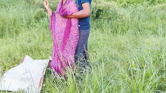 Indian Bhabhi Meets Ex Boyfriend After Month For Outdoor Sex Session