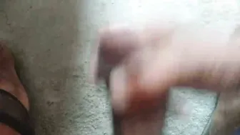 Indian Guy Flashes His Dick At The Housemaid In The Kitchen Hallway