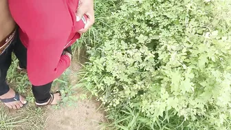 Indian Village Girlfriend Spreads Legs Wide In Forest For Deep Fucking