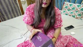 Indian Bhabhi Orders Condoms Gets Her Chut Pounded By Delivery Boy Instead