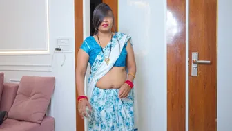 Desi Neighbor Aunty In Saree Milks His Lund For Her Daughter In Law's Baby
