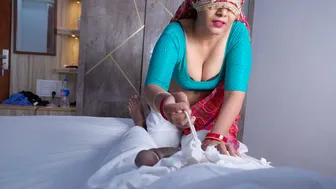 Indian Newlywed Bahu Rides Her Sasur's Thick Lund Losing All Her Control