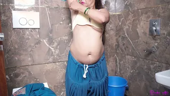 Indian Aunt Shaves Her Hairy Pussy And Armpits Naked In Bathroom