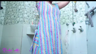 Desi Stepson Secretly Films His Stepmom Bathing Naked In The Bathroom