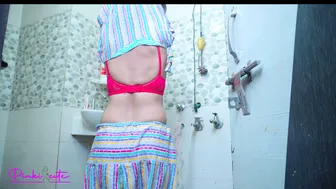 Desi Stepson Secretly Films His Stepmom Bathing Naked In The Bathroom