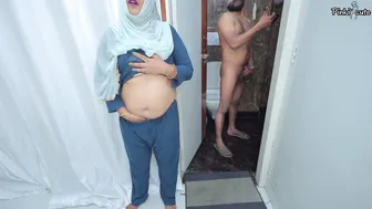 Muslim Stepmom In Hijab Catches Naked Stepson And Fucks Him Horny