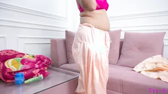 Desi Wife Stuffs Cucumber In Pussy On Cam For Horny Fan's Request