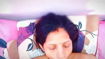 Desi Bhabhi Gives Wet Sloppy Blowjob With Dirty Hindi Audio Talk