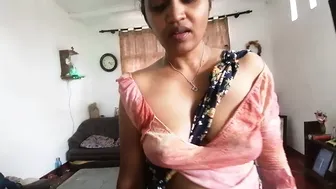 Tamil Aunt Giving Her Nephew Signals To Fuck Her Wet Pussy