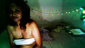 Indian Aunty Seduces Her Boytoy From First Touch To Deep Penetration