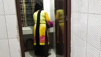 Indian Aunty Bent Over Cleaning Gets Surprise Anal From Eager Nephew