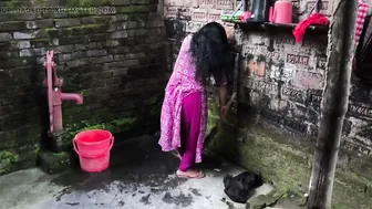 Desi Aunty Bent Over Scrubbing Tiles Gets Hugged From Behind And Assfucked