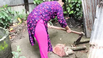 Desi Bhabhi Sneaks Out For Rough Outdoor Fuck With Young Boyfriend