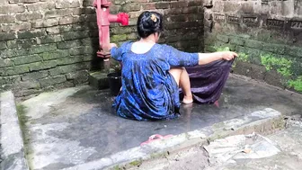 Indian Nephew Barges In On Bathing Aunty And Takes Her Right There