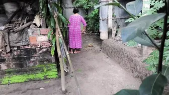 Indian Nephew Catches Aunty Cleaning Yard And Fucks Her On The Spot