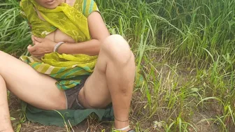 Desi Sister In Law Fingering Her Pussy Outdoors In The Field