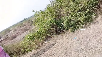 Bhabhi Fingers Her Pussy By The Roadside After Stripping Near The Bridge