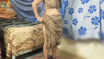 Indian Stepsister Lifts Her Saree And Begs Stepbrother To Fuck Her Hard