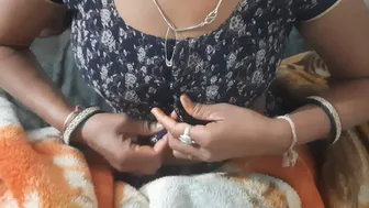 Indian Bhabhi Gets Full Body Oil Massage After Removing Her Saree