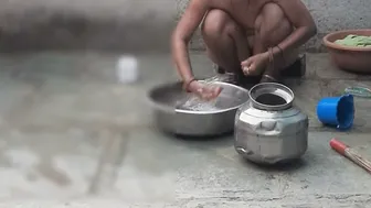 Elder Stepsister Bathes Naked In Open Courtyard While He Watches Her