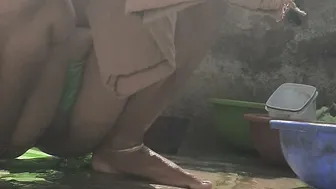 Maternal Uncle's Niece Bathes Nude In Bathtub At His House Secretly