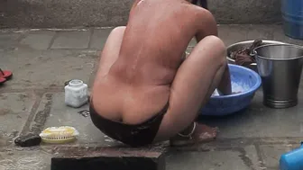 Elder Bhabhi's Sister Bathes Nude In Red Leggings At The Open Courtyard