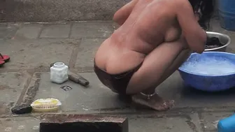 Elder Bhabhi's Sister Bathes Nude In Red Leggings At The Open Courtyard