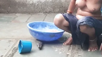 Indian Elder Bhabhi Lifts Skirt And Bathes Completely Naked In Outdoor Bathroom