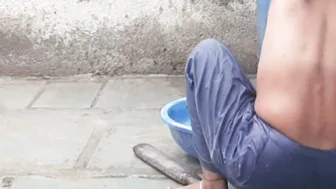 Indian Elder Bhabhi Lifts Skirt And Bathes Completely Naked In Outdoor Bathroom