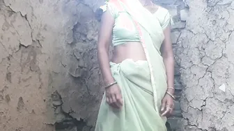 Indian Sister In Law Gives Outdoor Blowjob To Brother In Law In Farm Field