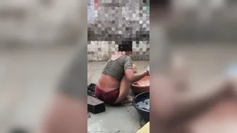 Desi Stepsister Taking A Bath Naked In Village Bathroom Caught On Camera