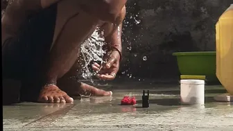 Desi Elder Brother's Wife Bathes Naked In Village Courtyard Removing All Clothes