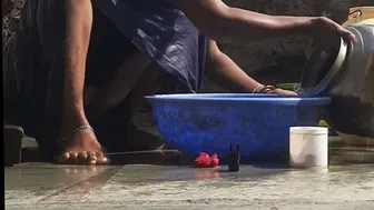 Desi Elder Brother's Wife Bathes Naked In Village Courtyard Removing All Clothes