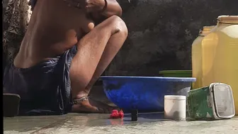 Desi Elder Brother's Wife Bathes Naked In Village Courtyard Removing All Clothes