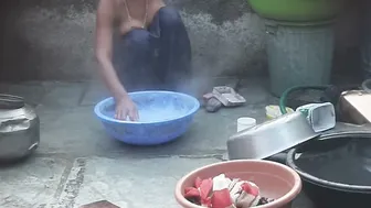 Desi Village Wife Shows Pussy To Brother Outdoors Before Bathing