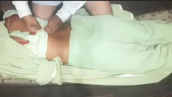 Indian Bhabhi Gets Full Body Massage And Handjob From Masseur At Home