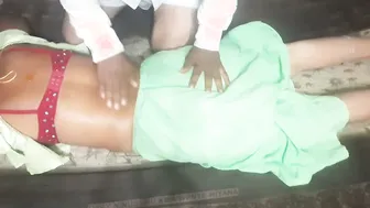 Indian Bhabhi Gets Full Body Massage And Handjob From Masseur At Home