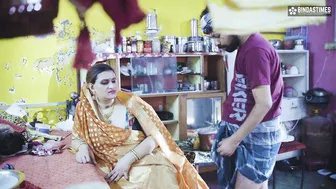 Indian Bhabhi Gets Her Pussy Licked And Fucked By The Worker In Kitchen