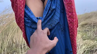 Desi Bhabhi Gets Fingered Outside By Her Lover In The Village Fields
