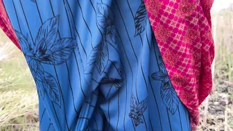 Desi Bhabhi Gets Fingered Outside By Her Lover In The Village Fields