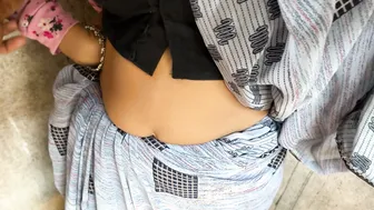 Desi Village Aunt Shows Off Her Thick Ass To Younger Neighborhood Boy