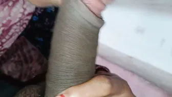 Indian Bhabhi Seema Gets A Huge Load Of Cum Dripping From Her Lips