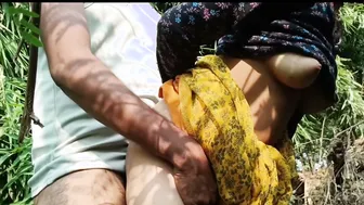 Desi Bhabhi Fucked In The Jungle And Fed A Mouthful Of Hot Cream