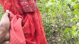 Desi Aunty Shows Off Her Wet Pussy In Full Sexy Display